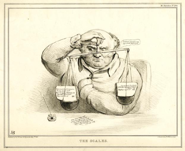 Ein Anwalt im Anzug sitzt an einem Tisch mit einer Waage vor sich und durchsucht Papiere mit Text und Zahlen.