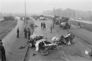 GER-LB: A8 Denkendorf: Staugefahr durch Verkehrsunfall mit drei Verletzten