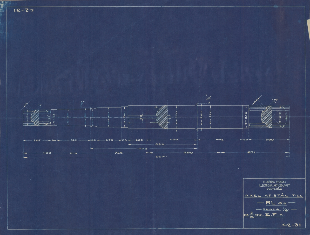 Ein blaues Papier mit einer detaillierten Zeichnung eines Raketentriebwerks, Flügel und Heck sowie einigen Text.