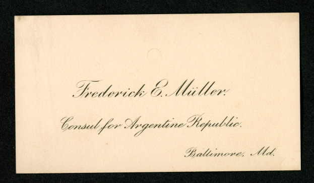 Schwarz-weißes Foto einer Visitenkarte mit dem Text "Frederick E. Miller Consult für Argentinische Republik."
