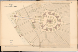 Ein detaillierter Stadtplan von Berlin aus einem alten Buch, der Straßen, Gebäude und Sehenswürdigkeiten mit begleitendem Text zeigt.
