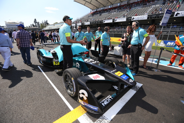 Spannung aufbauen in 2025 mit Nico Hülkenberg: Jubiläumsaison mit der LEGO Gruppe und Formula 1®