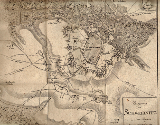 Detailierte alte Karte von Schweidnitz, Deutschland, zeigt Straßen, Gebäude und Sehenswürdigkeiten mit Texten, die Bevölkerung, Geschichte und kulturelle Informationen bereitstellen.