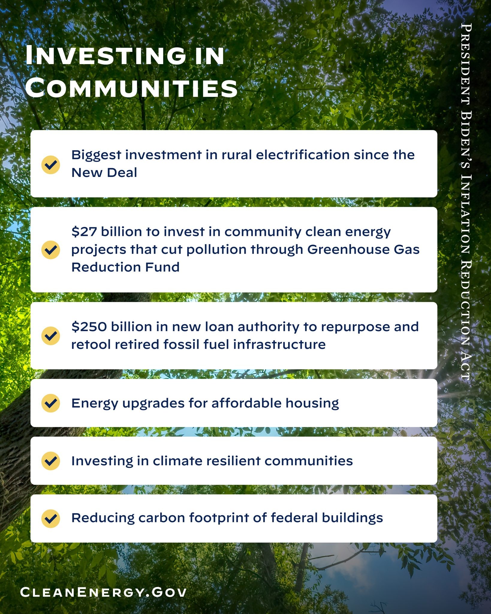 Plakat mit Bäumen und Himmel als Hintergrund, auf dem der Text 'Investing in Communities: Biggest Investment in Rural Electricity Since the New Deal' steht.