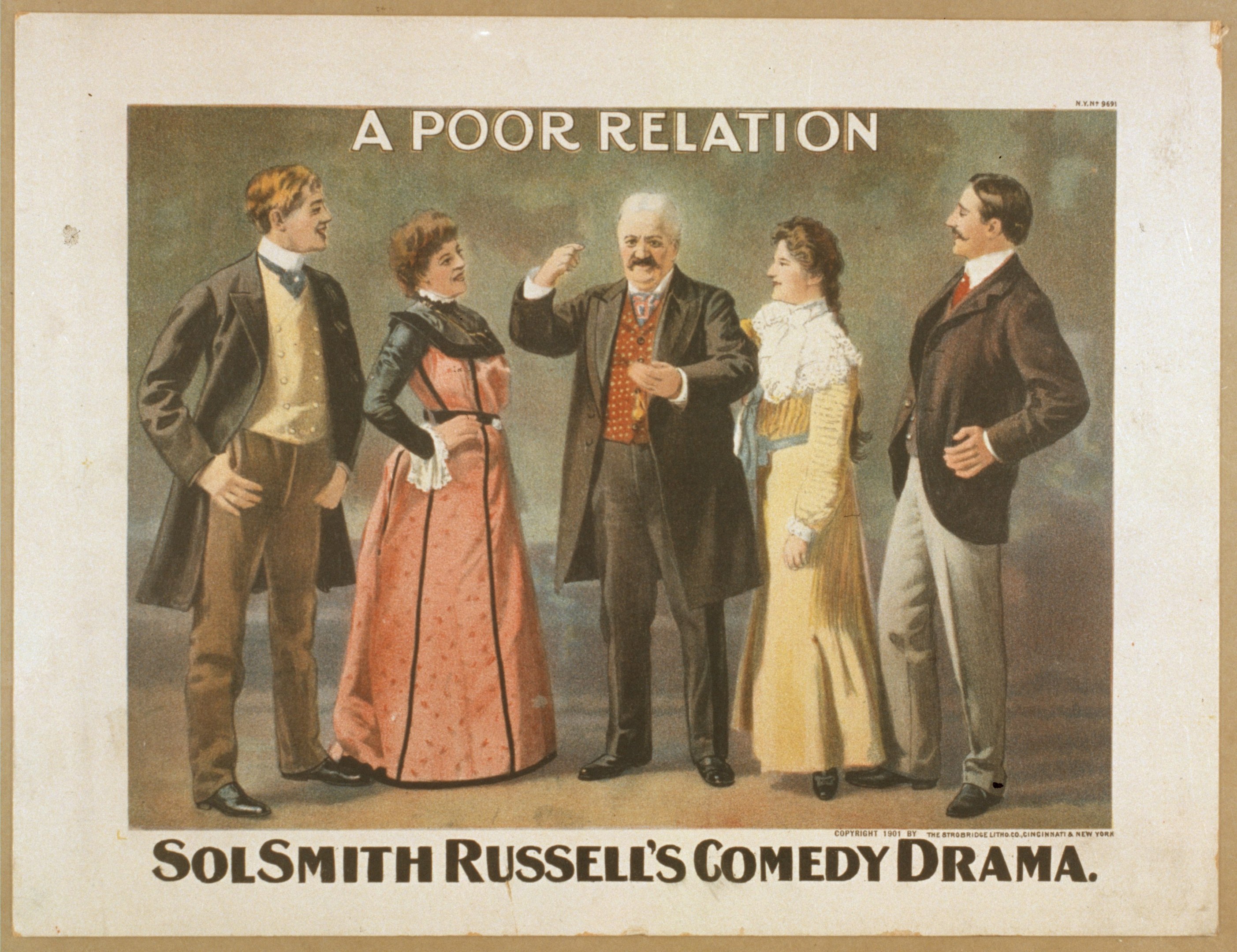 Plakat für "Sol Smith Russells Comedy-Drama: Eine schlechte Beziehung" mit einer Gruppe von lässig gekleideten Menschen, die gemeinsam vor einem hellblauen Hintergrund stehen.