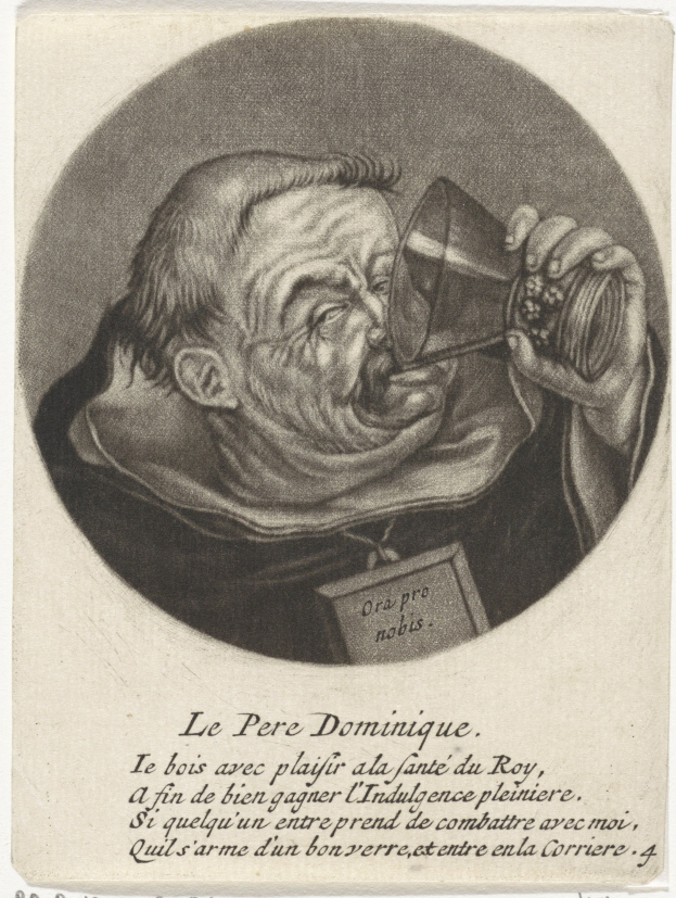 Ein älterer Mann mit kurzen dunklen Haaren, der einfache Kleidung trägt und aus einem Glas in seiner rechten Hand trinkt.